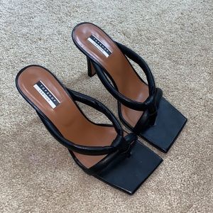 Topshop square toe black thong mule US 9.5